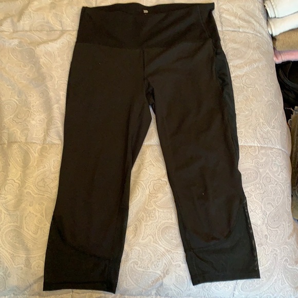 Capri length leggings - Picture 1 of 4